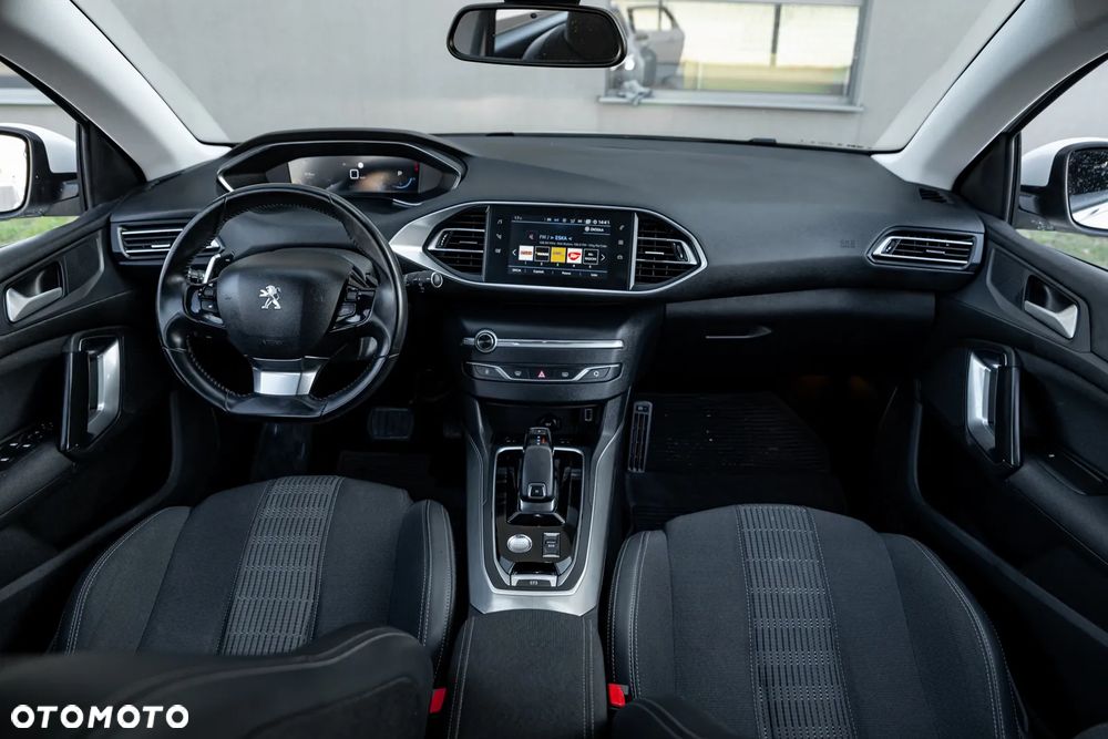 Peugeot 308 PureTech 130 GPF EAT8 Stop & Start Allure - 27