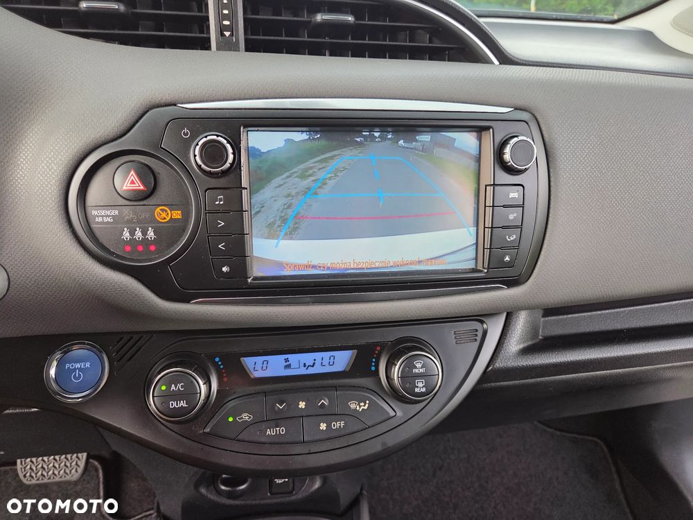Toyota Yaris Hybrid 100 Dynamic EU6 - 17