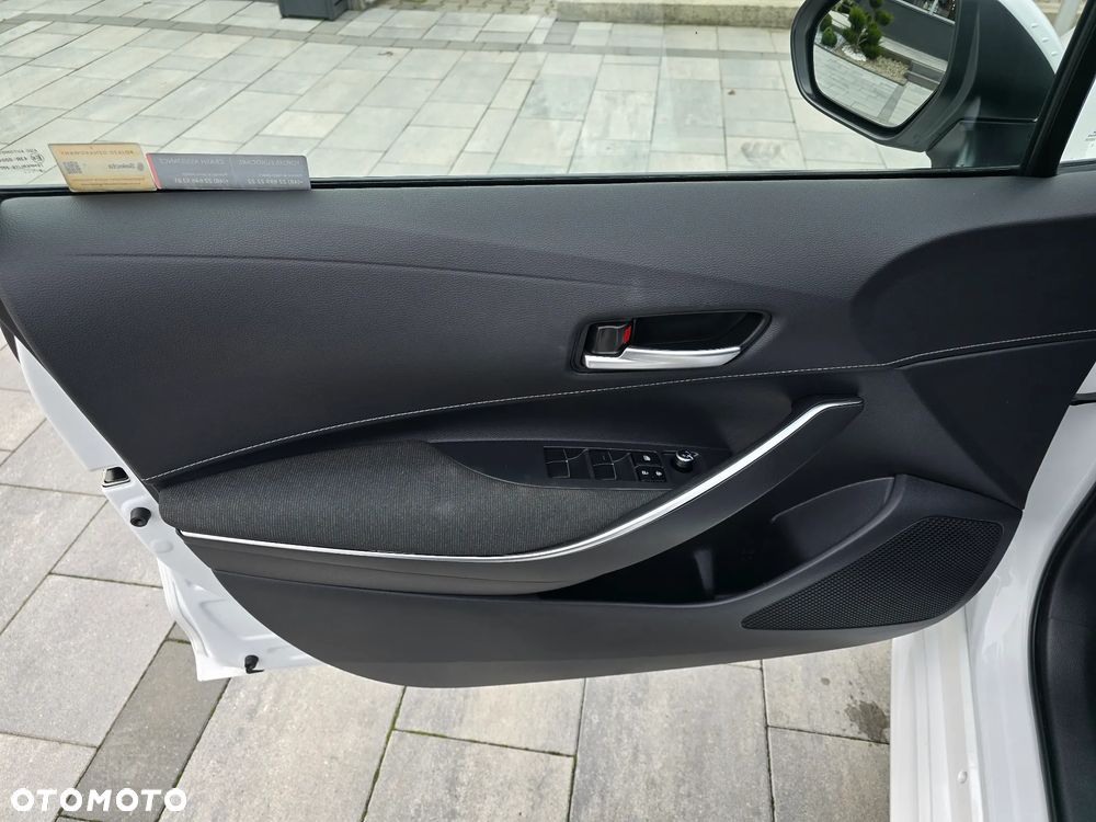 Toyota Corolla 1.8 Hybrid Comfort - 30