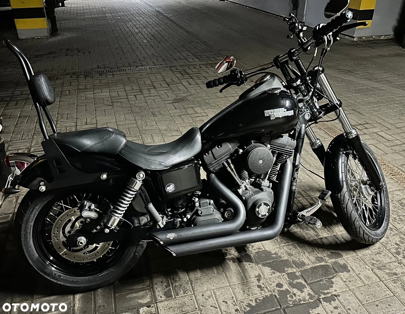Harley-Davidson Dyna Street Bob - 11