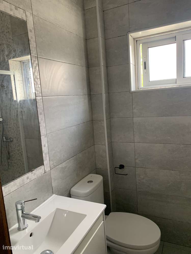 Apartamento T1 com varanda em Rio de Mouro - Grande imagem: 5/17