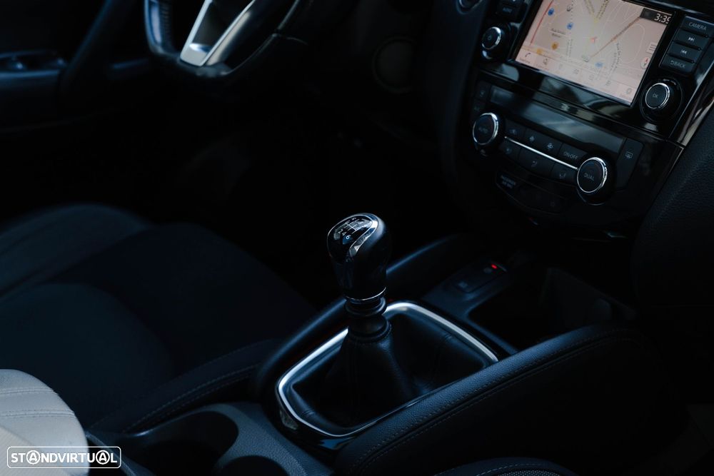 Nissan Qashqai 1.3 DIG-T N-Connecta - 23