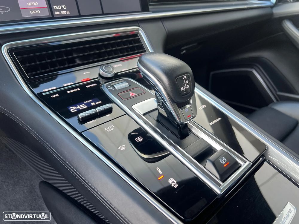 Porsche Panamera 4 E-Hybrid - 39