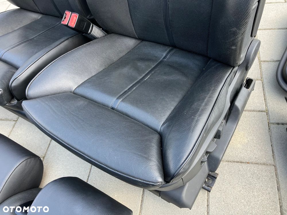 FOTELE KANAPA BOCZKI BMW E60 E61 TOURING KOMBI CZARNA SKÓRA WENTYLOWANA KOMFORT WENTYLE WENTYLOWANE KOMFORTY PRZED LIFT RARYTAS STAN PERFEKCYJNY!!! CZARNE ELEKTRYCZNE ROLETKI PRZECIWSŁONECZNE ROLETY DRZWI - 12