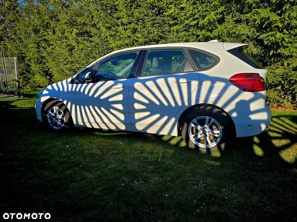 BMW Seria 2 216d - 14