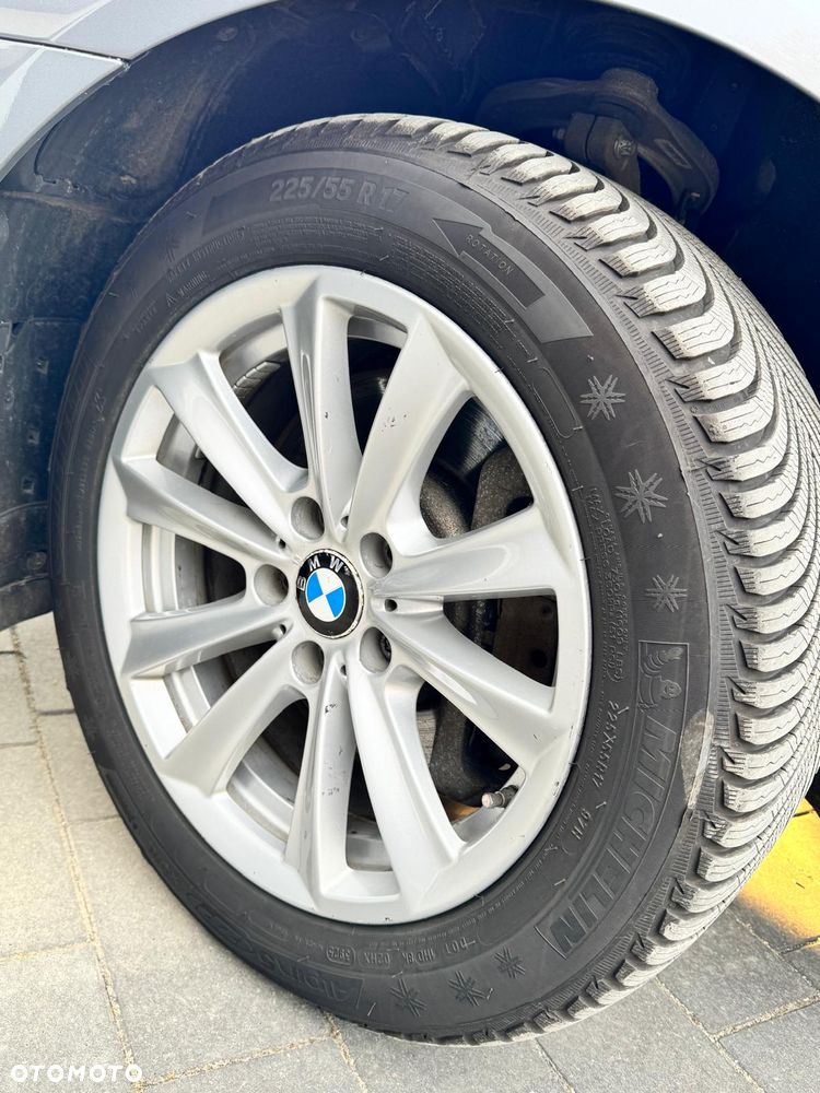 BMW Seria 5 525d xDrive - 24