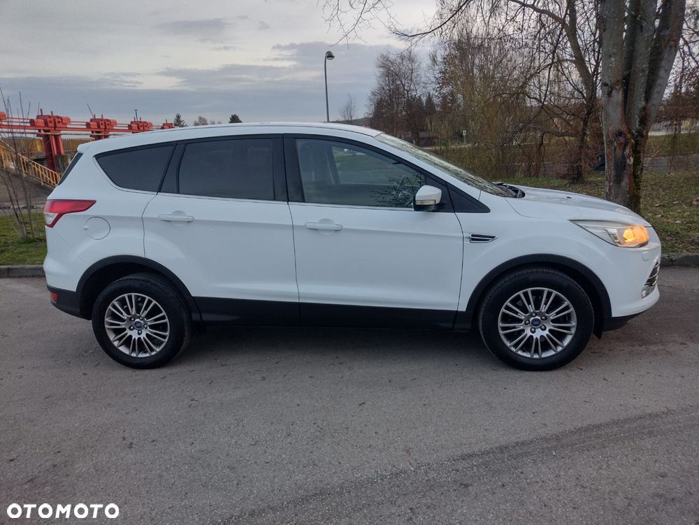 Ford Kuga 2.0 TDCi 2x4 Titanium - 16