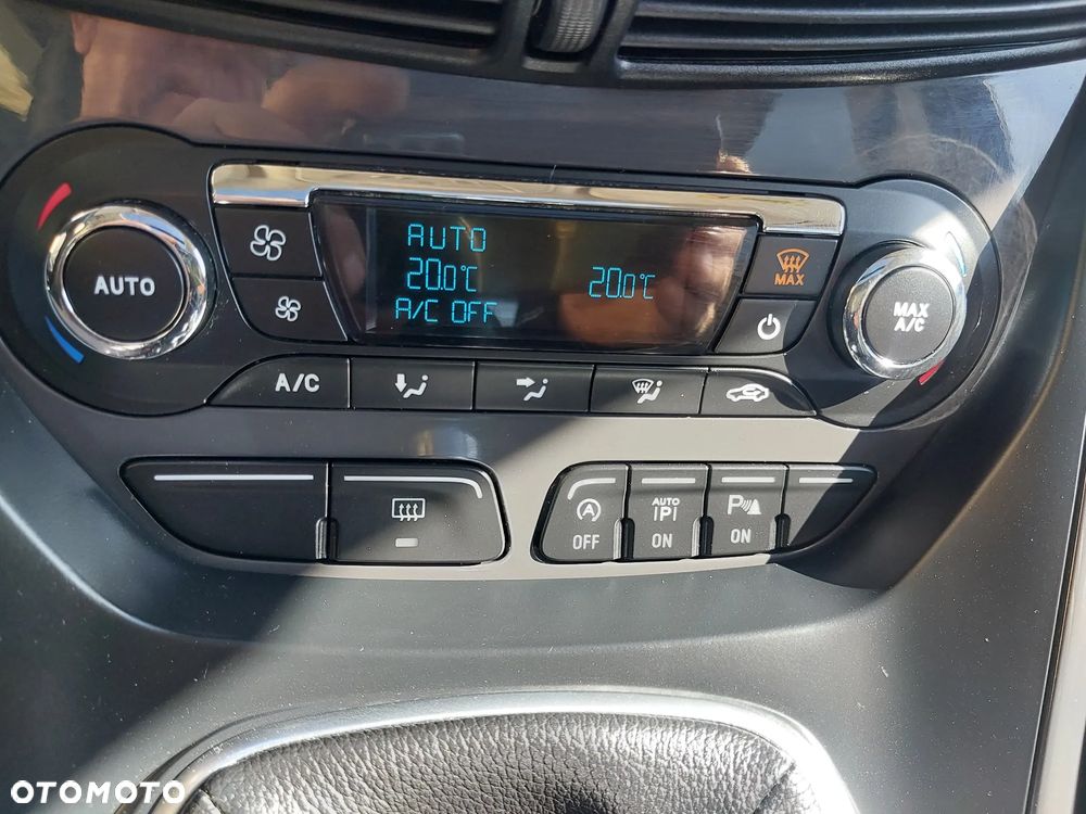 Ford Kuga - 33