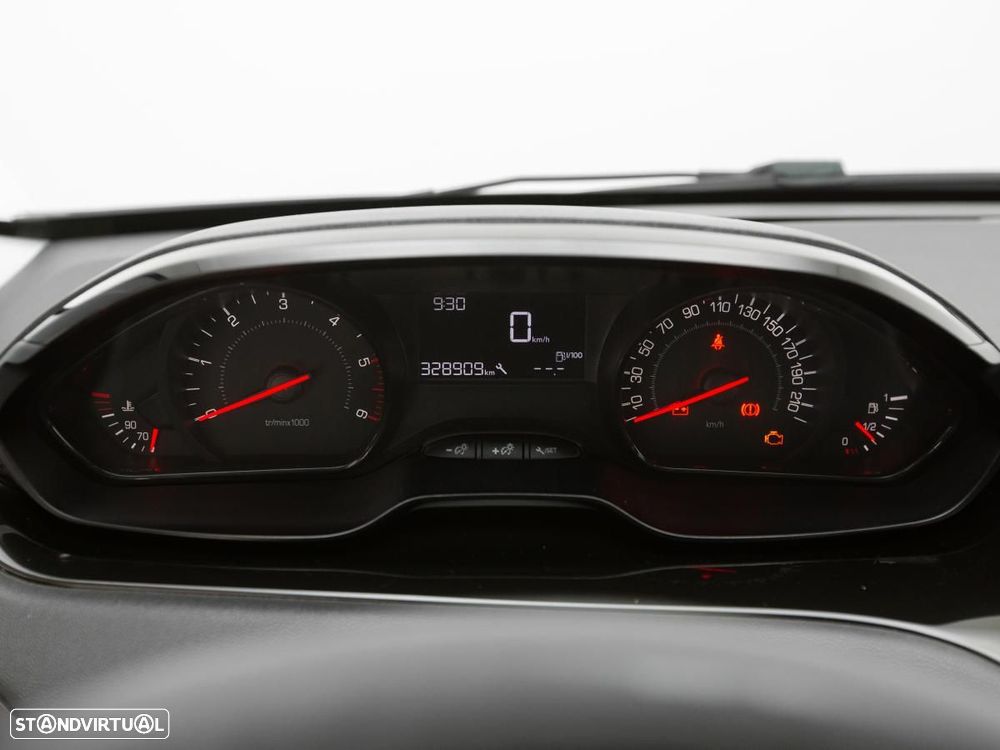 Peugeot 208 1.4 HDi Access - 14
