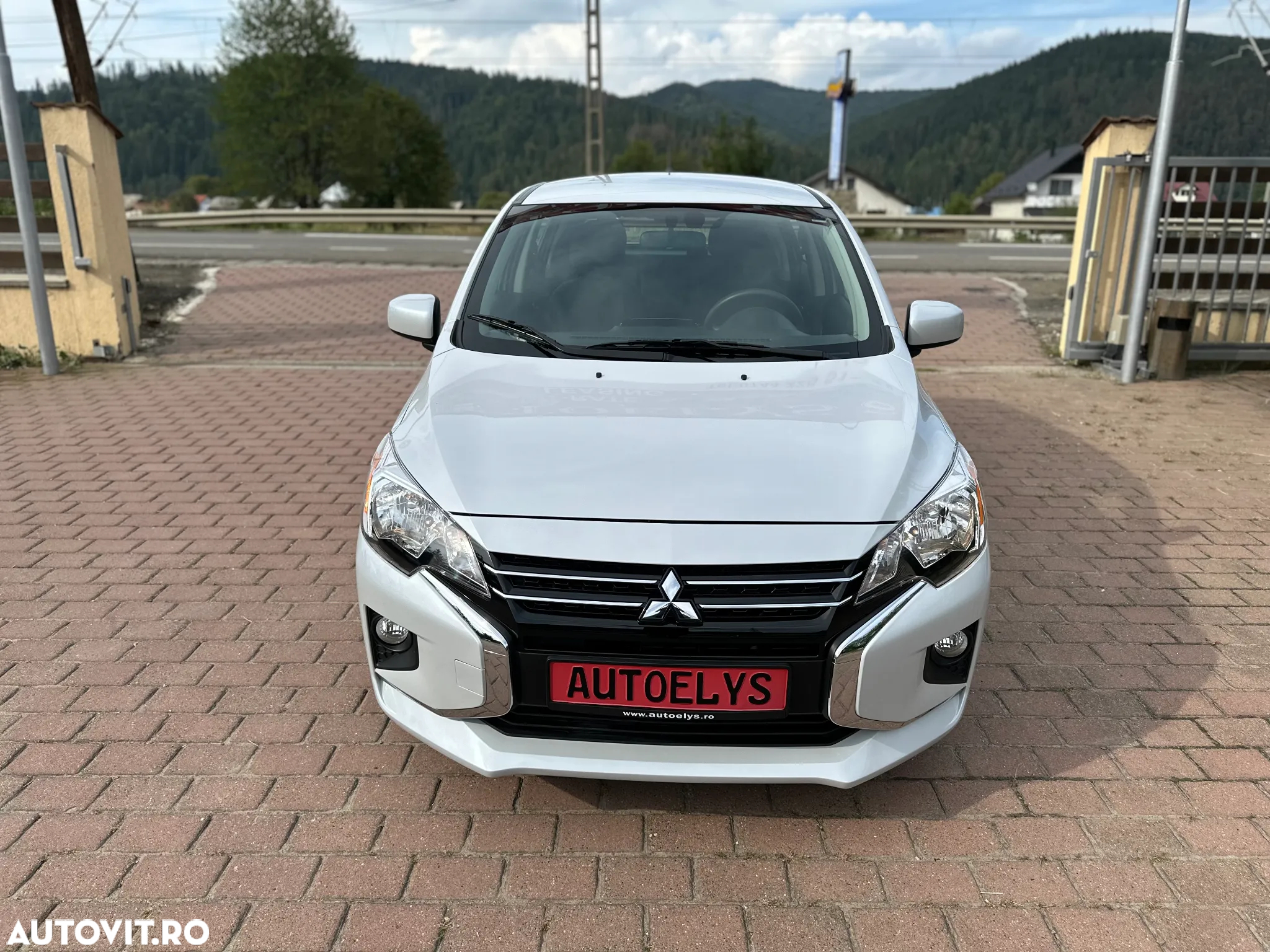 Mitsubishi Mirage - 4