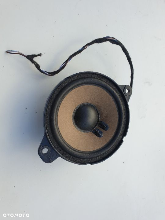 Głośnik Bang Olufsen Audi A4 B9