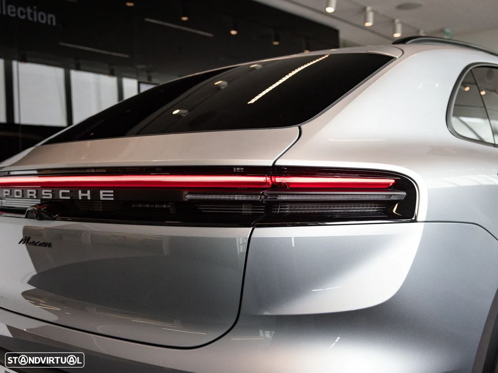 Porsche Macan Electric - 18