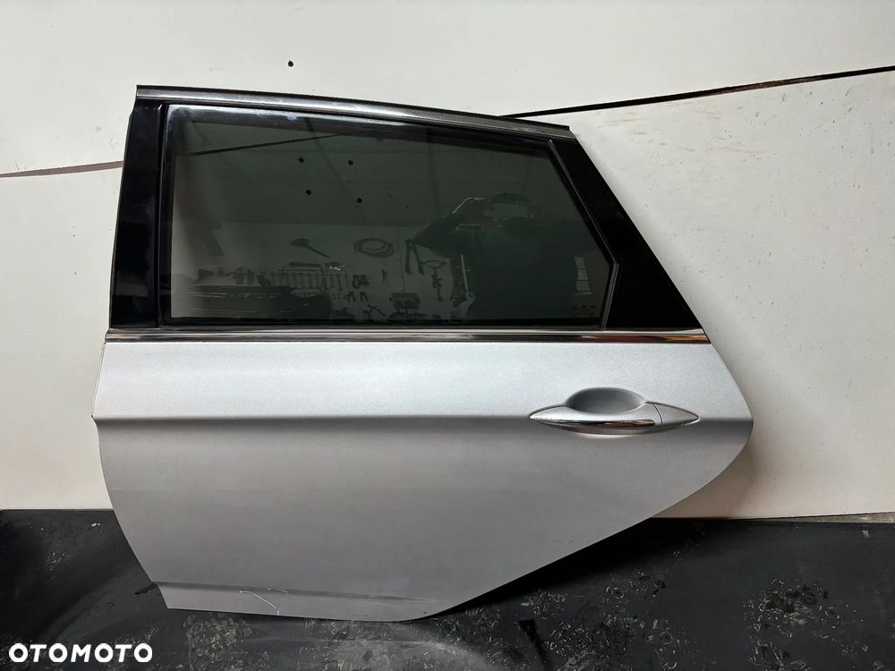 Drzwi lewy tył Hyundai i40 2013r. N3S kombi - 2