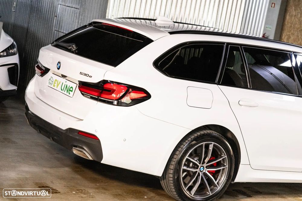 BMW 530 e Pack Desportivo M - 12