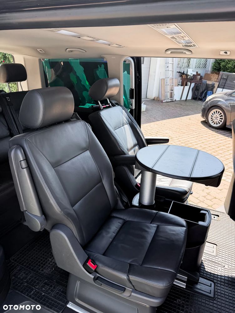Volkswagen Multivan - 2