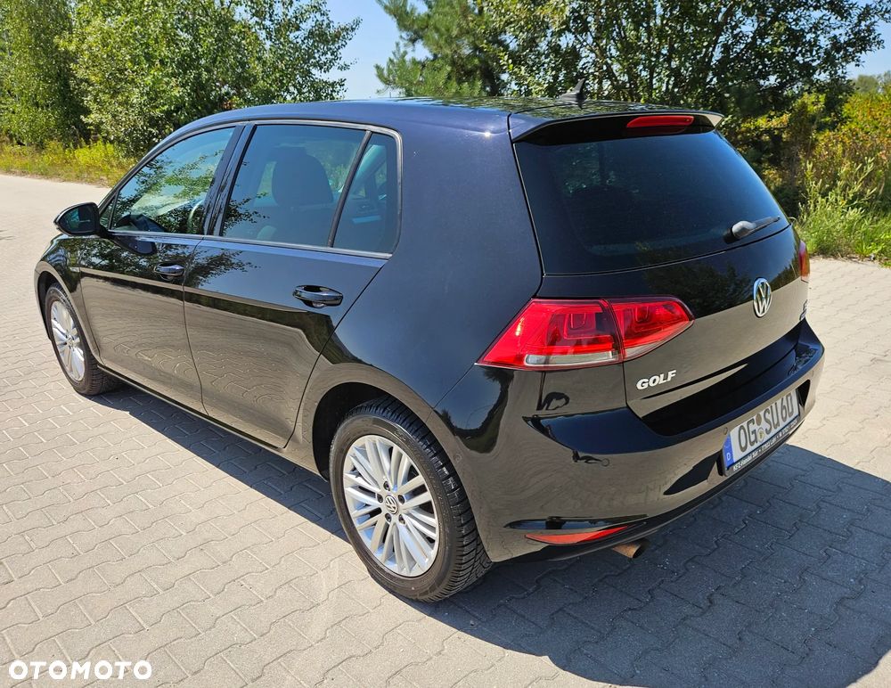 Volkswagen Golf 1.2 TSI BMT Comfortline - 19