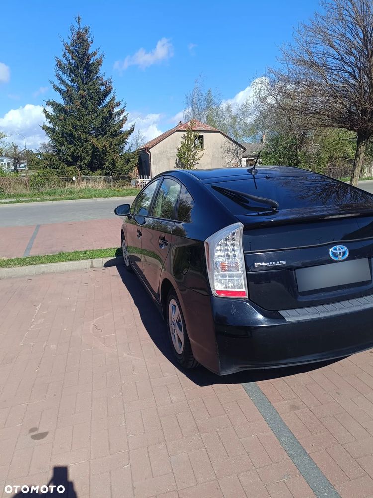 Toyota Prius 1.8 HSD Premium - 4