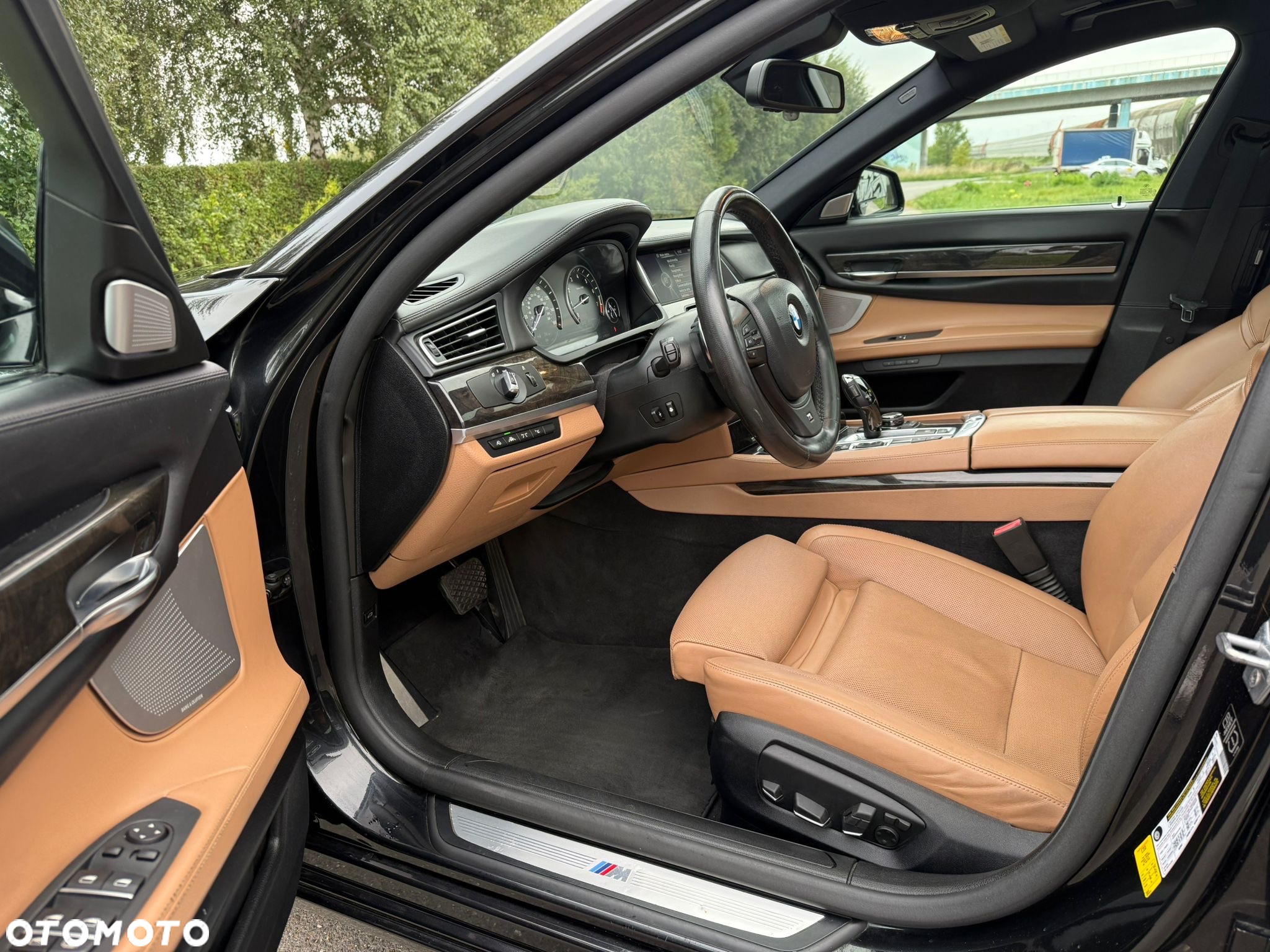BMW Seria 7 750Li - 12