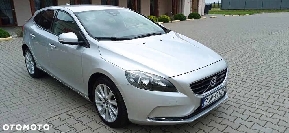 Volvo V40 T2 - 2
