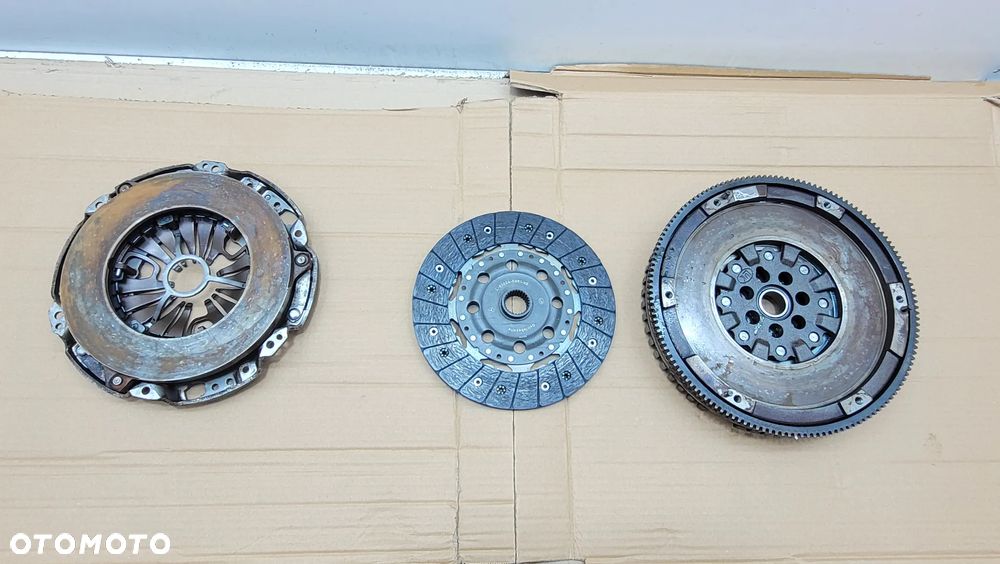 SPRZĘGŁO Dwumasa koło dwumasowe zamachowe Mercedes CITAN A-klasa W176 W246 W117 CLA 1.5CDI - 2