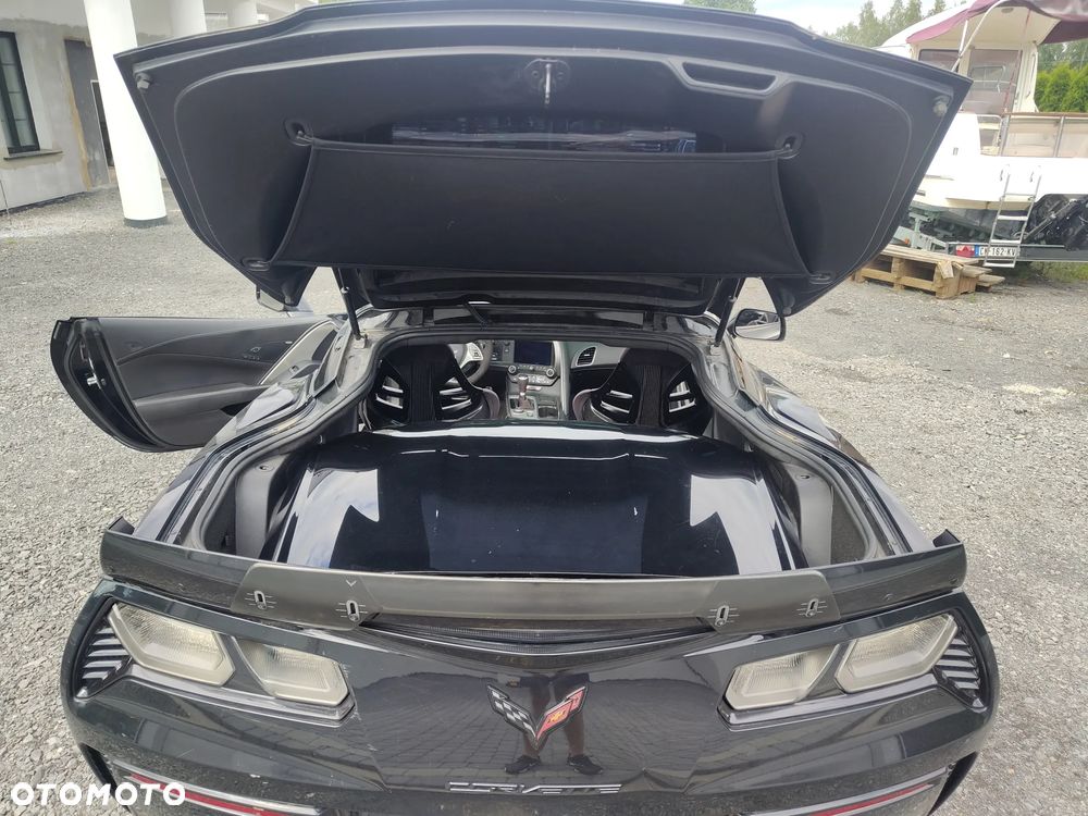 Chevrolet Corvette - 24