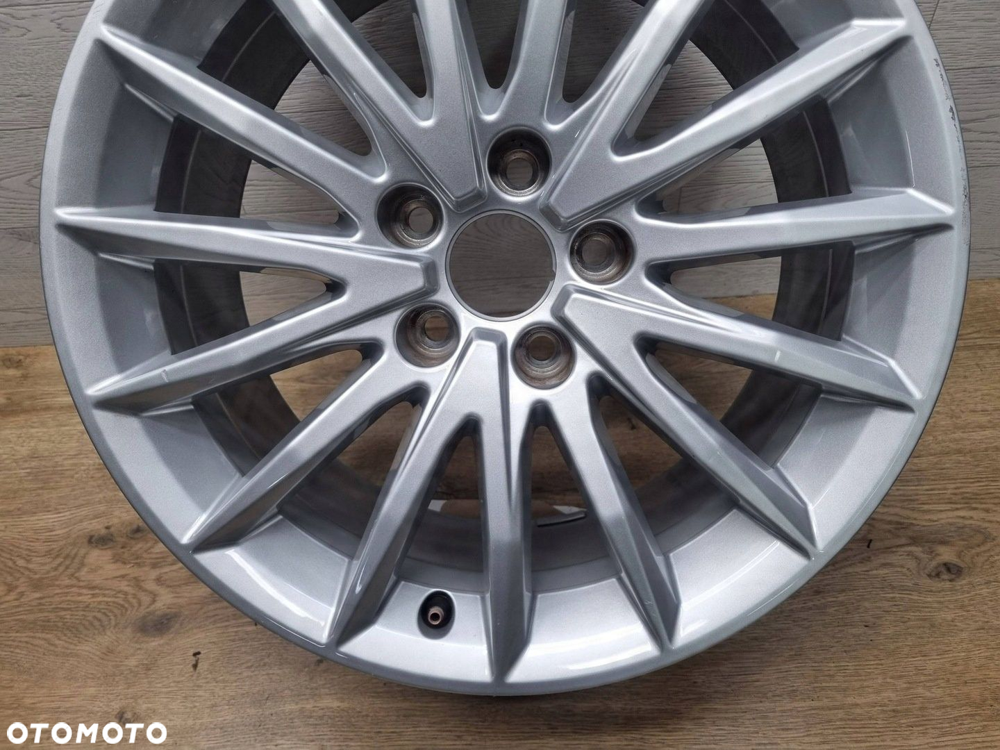 Felga Audi A4 S4 B9 E 7.5Jx17H2 Et29 5x112 8W9601025A - 4