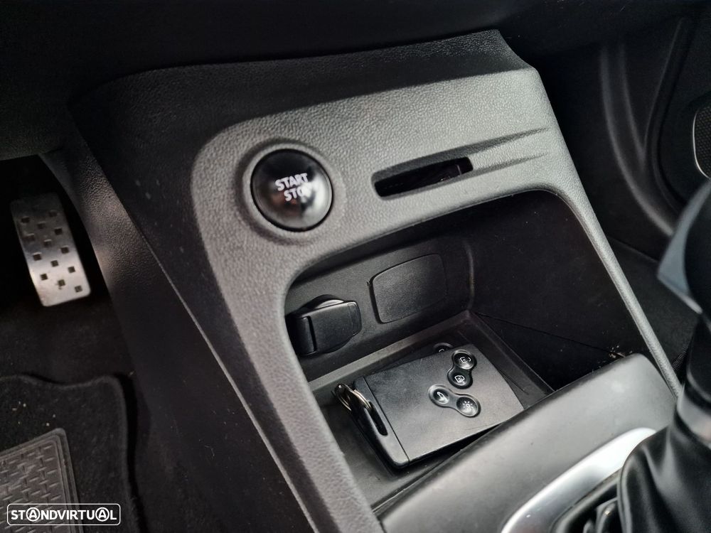 Renault Captur 1.2 TCe Exclusive EDC - 25