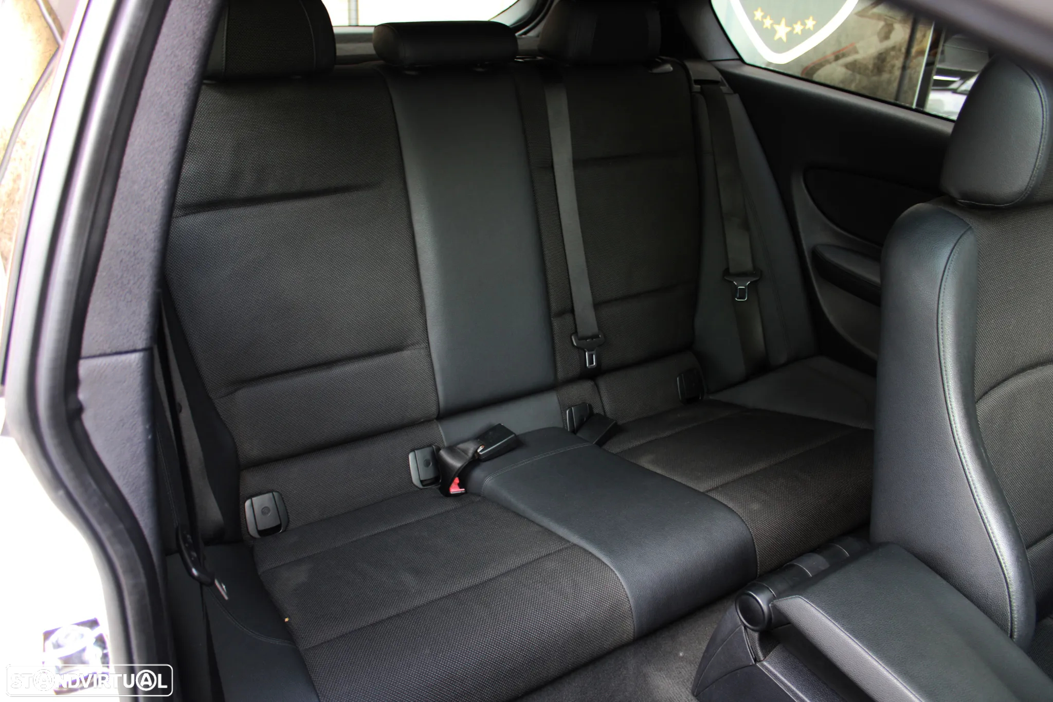 BMW 118 d Pack M - 25