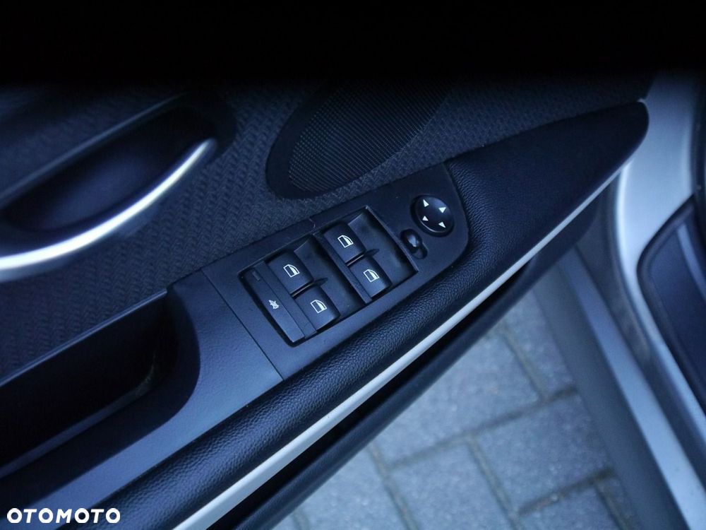 BMW Seria 3 318i Edition Sport - 38