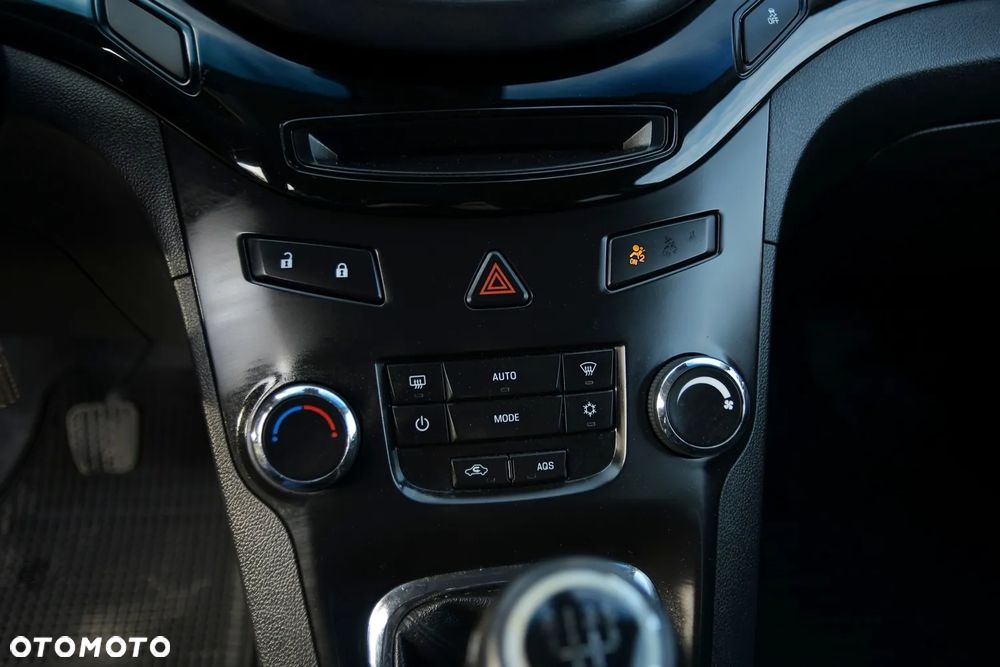 Chevrolet Orlando - 28