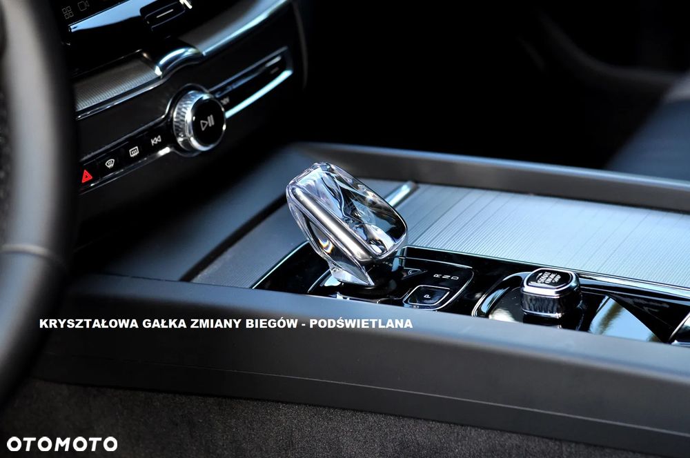 Volvo XC 60 B5 B AWD Plus Black Edition - 20