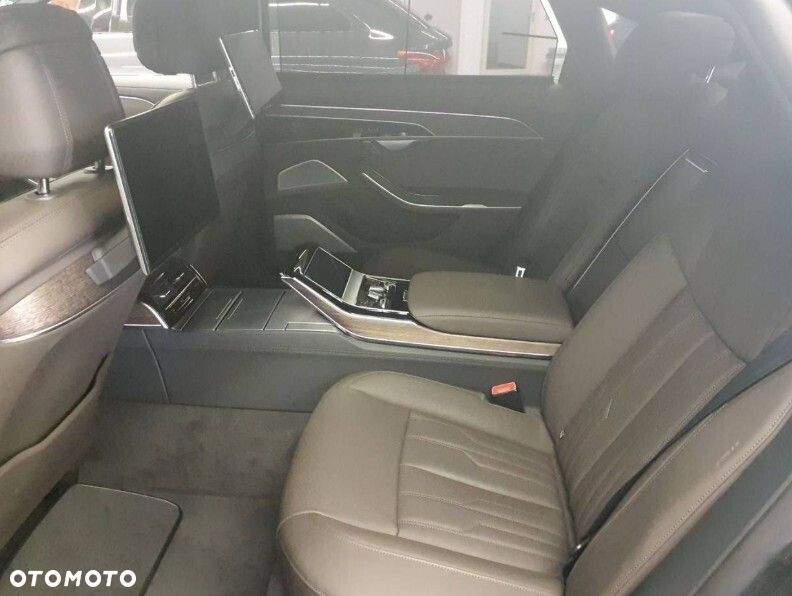 Audi A8 - 12