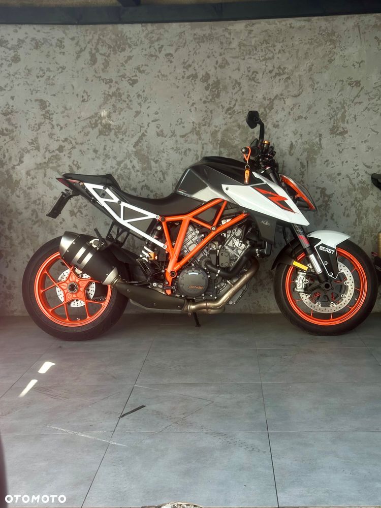 KTM Super Duke - 1