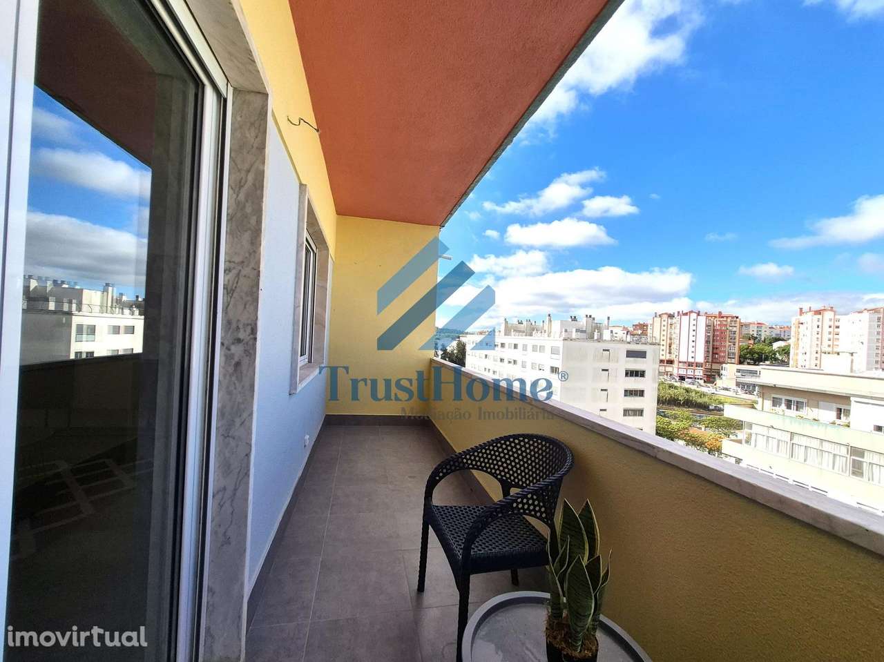 T3 Totalmente Remodelado c/varanda em Benfica - Grande imagem: 4/35