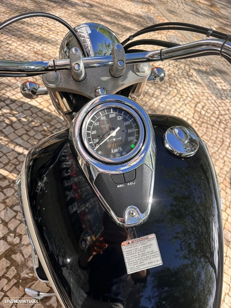 Suzuki Intruder VL 800 Volusia - 7