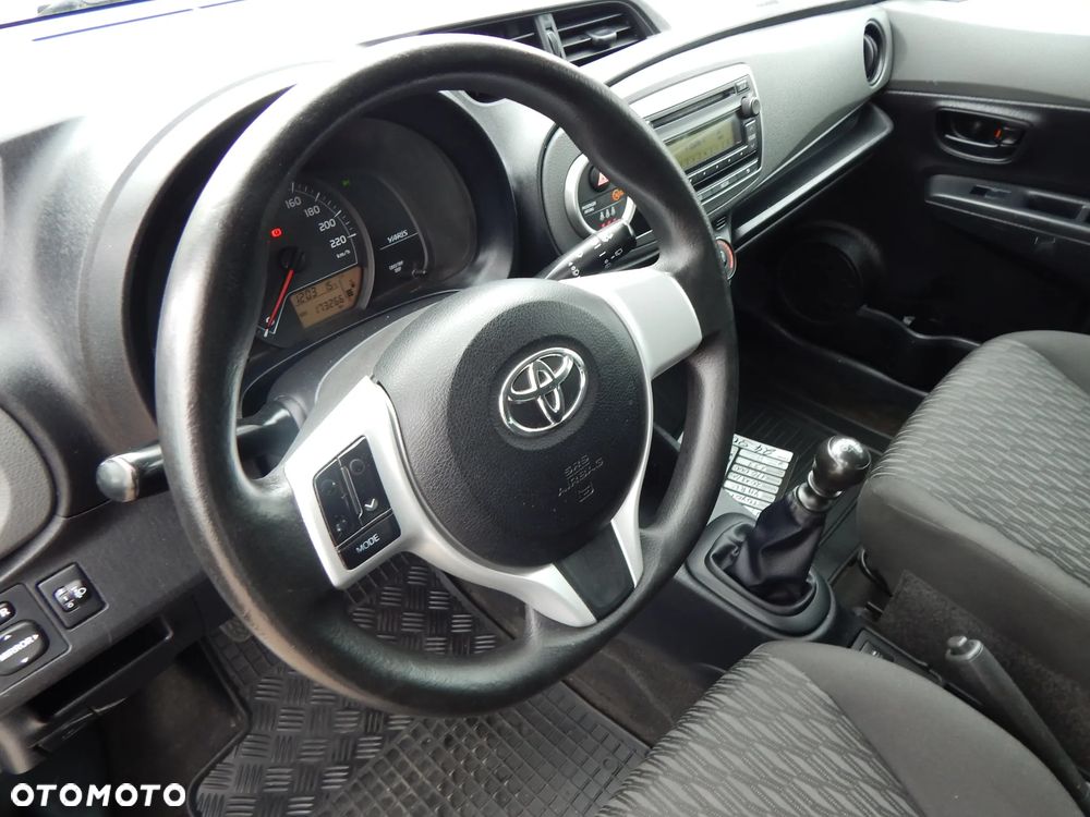 Toyota Yaris 1.33 Sol - 25