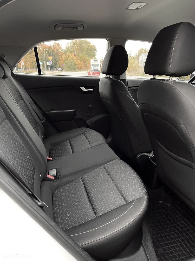 Kia Rio 1.2 M - 8