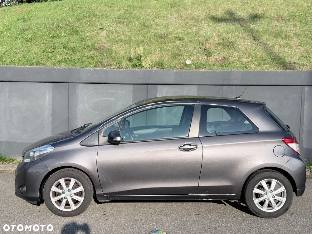 Toyota Yaris 1.33 Premium - 3