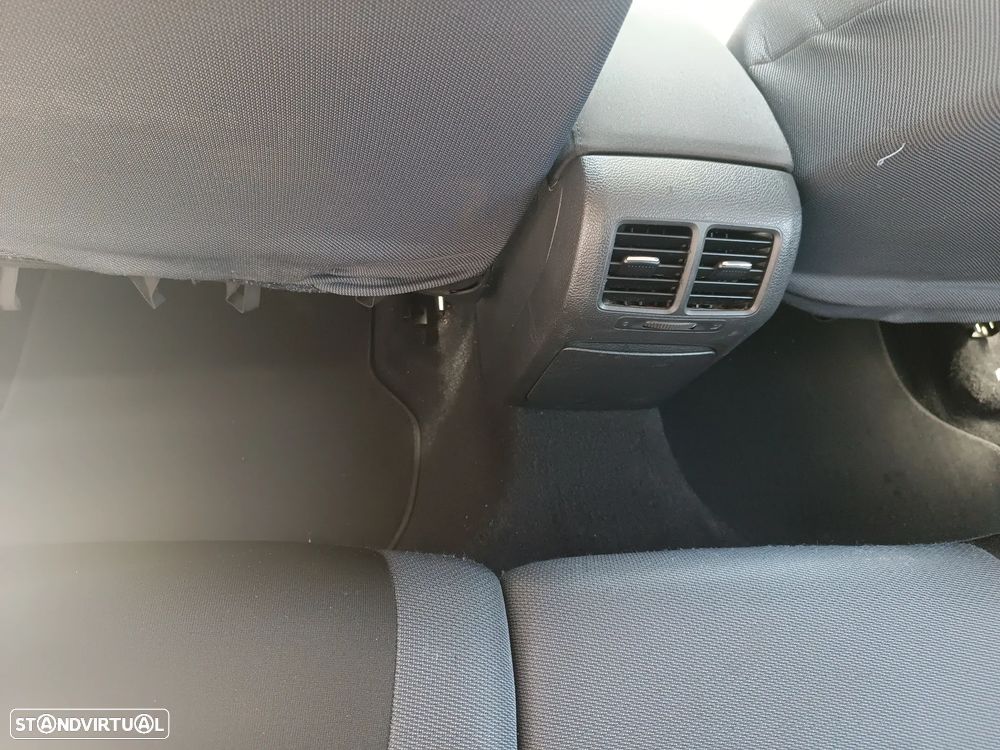 VW Golf Variant 1.6 TDi Highline - 23