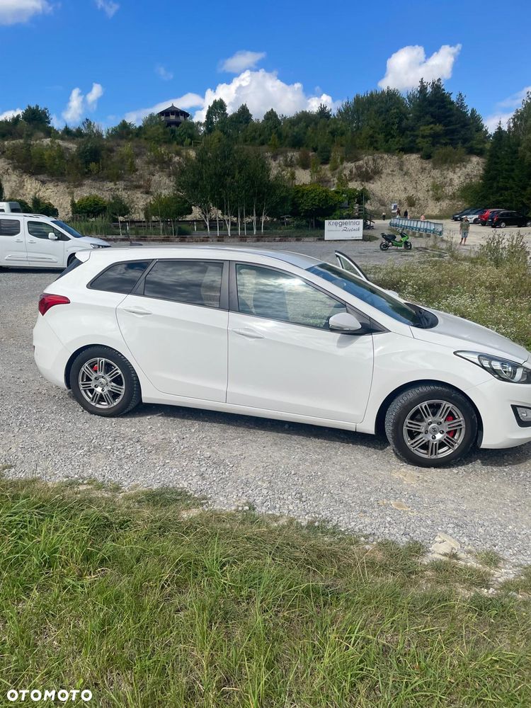 Hyundai i30 blue Kombi 1.6 CRDi Classic Navigation - 25