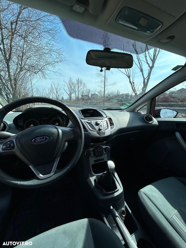 Ford Fiesta 1.25i Ambiente - 10