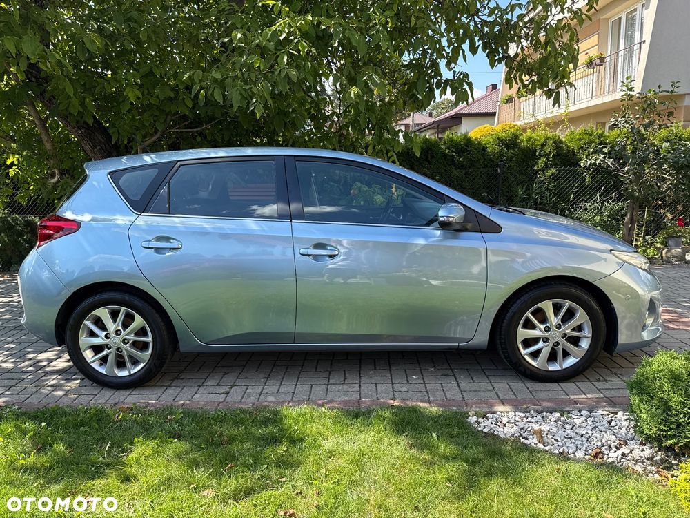 Toyota Auris 1.33 Dual-VVT-i Life Plus - 4