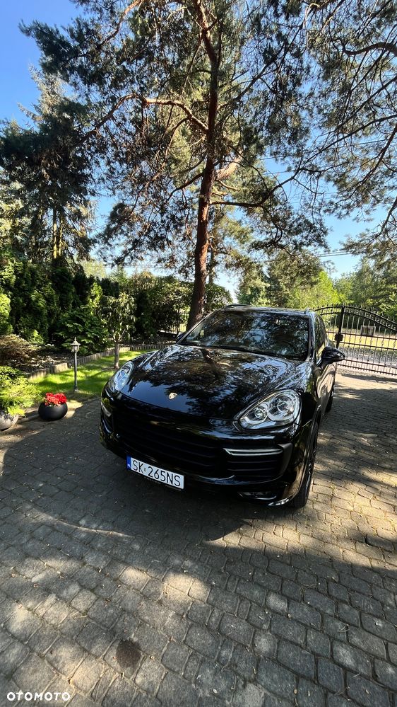 Porsche Cayenne - 1