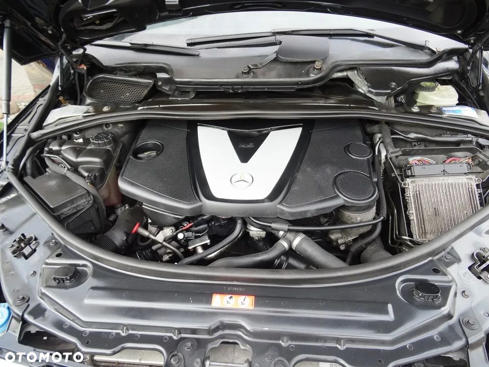 Mercedes-Benz Klasa R 320 CDI L 4-Matic - 26