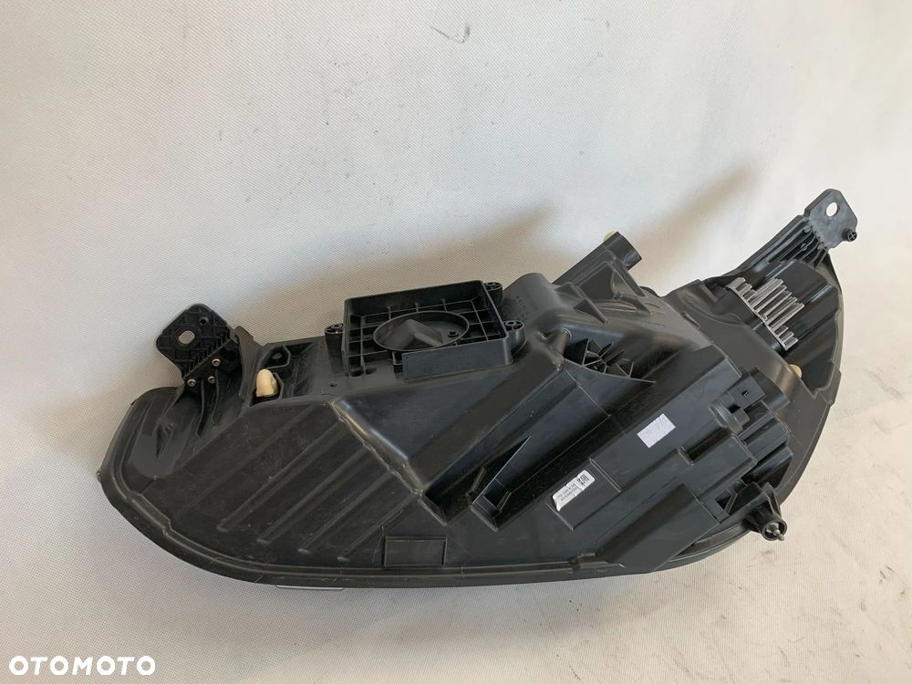 Ford Focus 4 IV FL 21r Reflektor prawy lampa prawa Fullled 2021 - 3