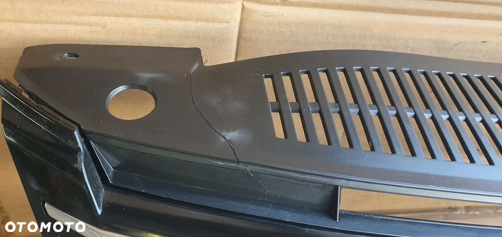 Atrapa grill emblemat VW TIGUAN I Lift - 6