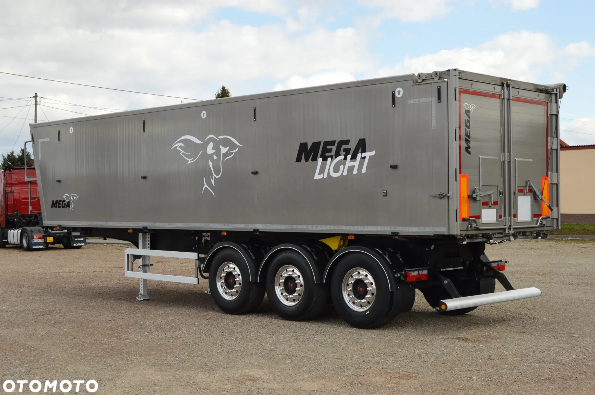 Mega / BENALU /  5700 kg / 45 m3 !!! - 4