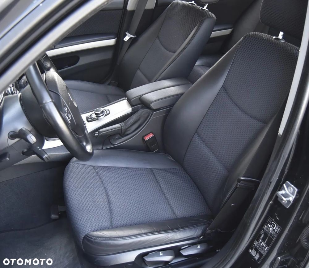 BMW Seria 3 320d xDrive DPF - 16