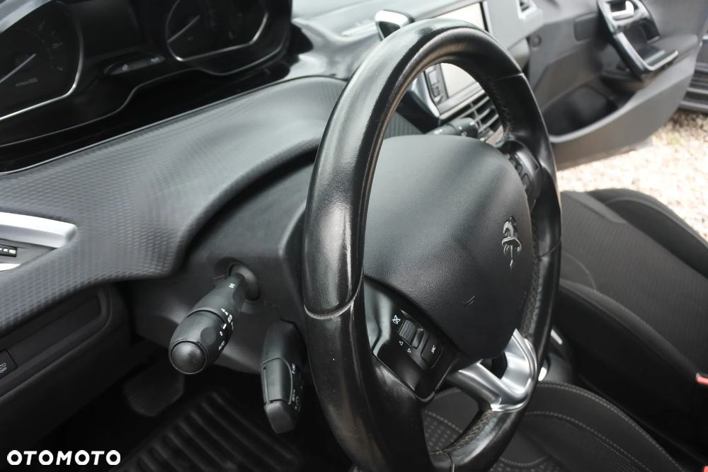 Peugeot 208 PureTech 110 Stop & Start EAT6 Allure - 21