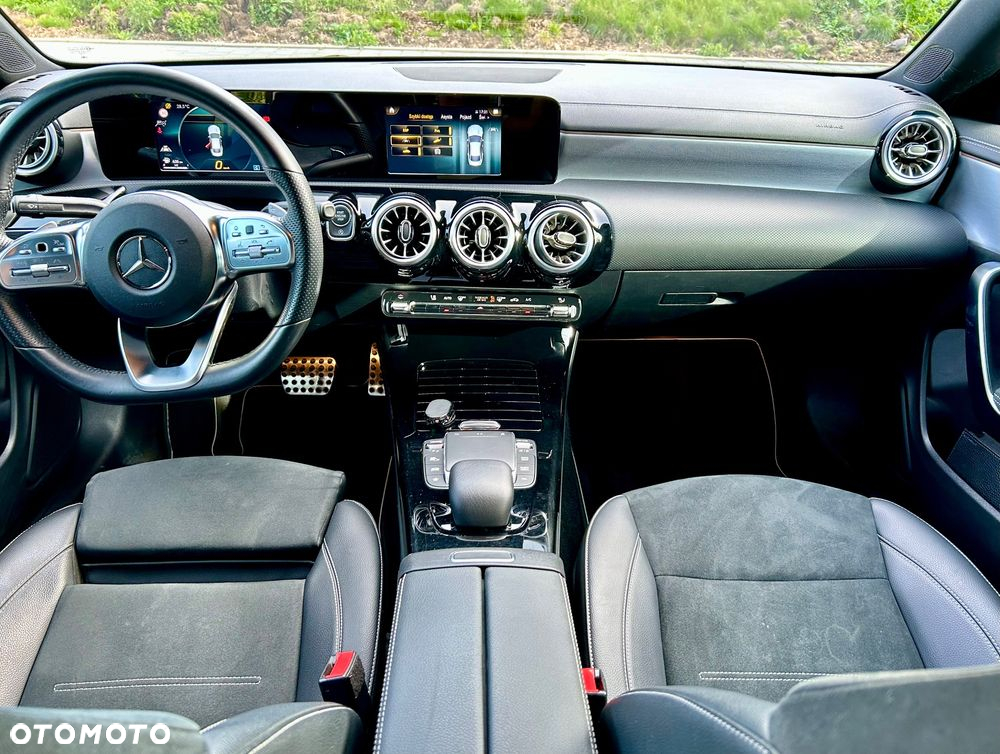 Mercedes-Benz CLA 220 d Edition 1 8G-DCT - 24